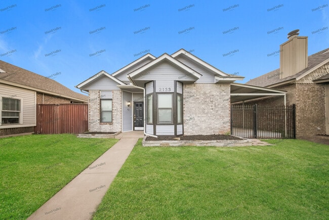 Building Photo - 2133 Lonnie Ln
