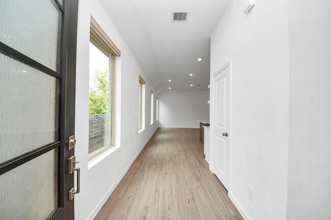 Photo - 15623 Red Panda Rd