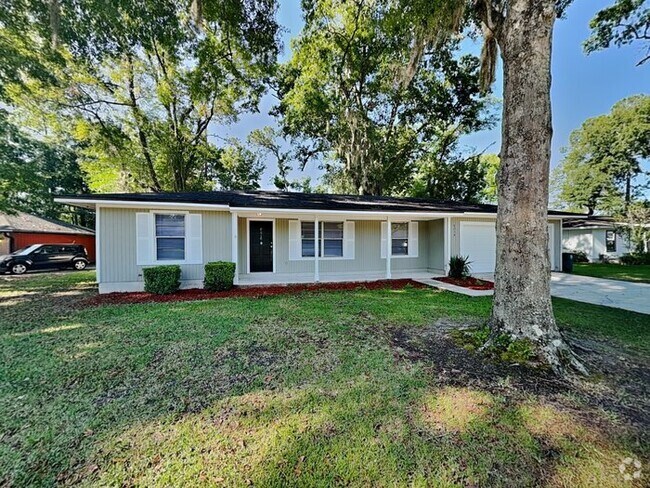 Building Photo - 8016 Hilsdale Rd Rental