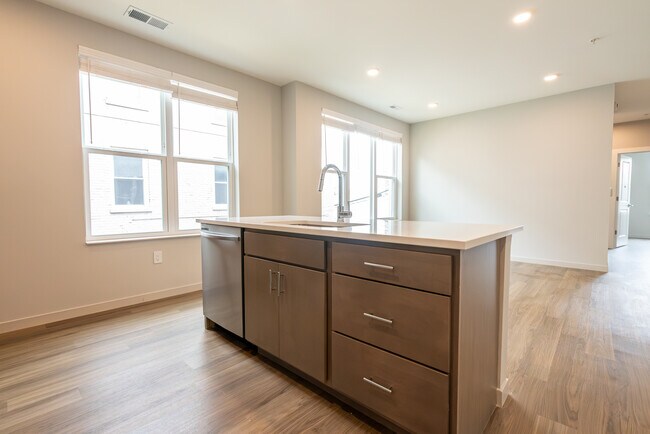 Glendora Flats