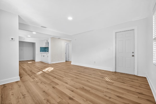 Photo - 3525 50th Ave N Unidad A