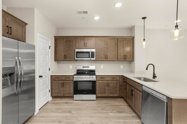 Photo - 521 Tappan Private Ln