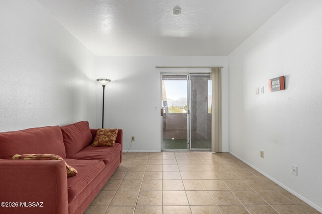 1810 E Blacklidge Dr Unit 123