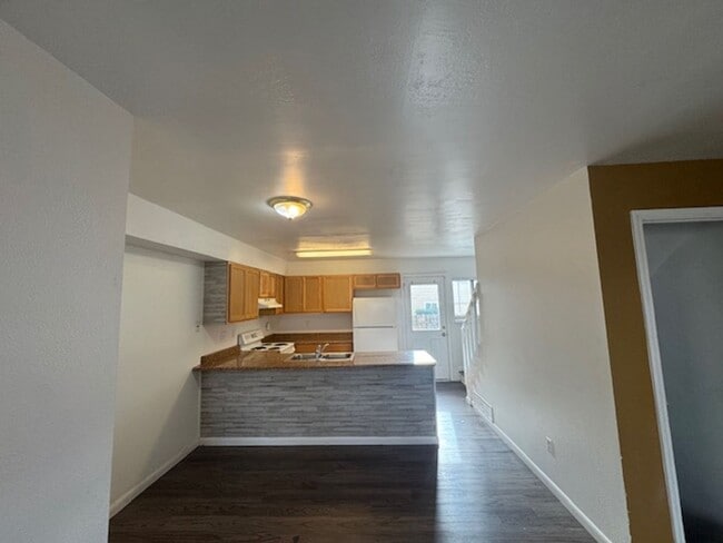 Photo - COZY 3BD/2.5BA TOWNHOME near Military Bases - Security Deposit Alternative Available