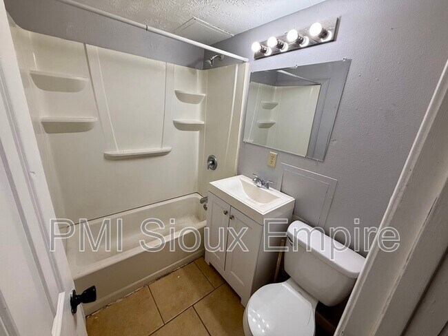 Photo - 2600 S Duluth Ave