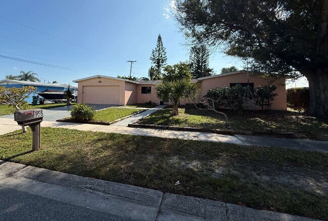 Building Photo - 5 BR/3BA pool home in Merritt Island- NO HOA!