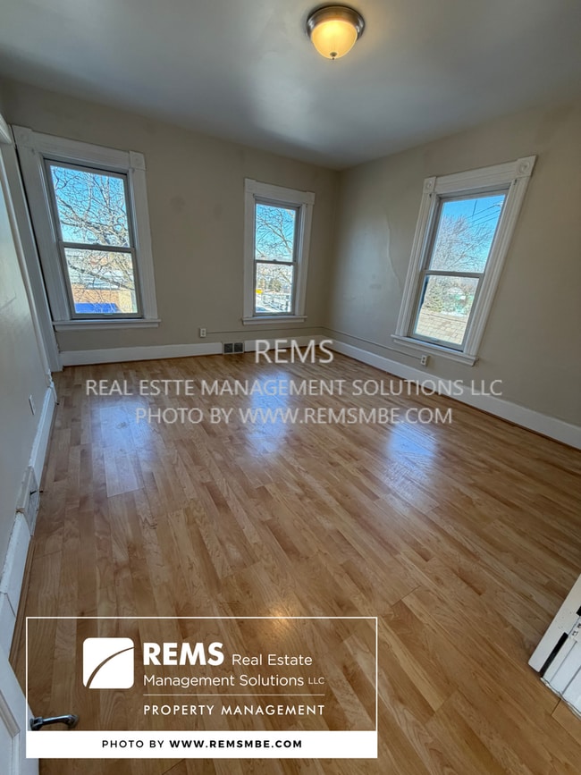 Photo - 947 Williamson St Unit 2 - Upper