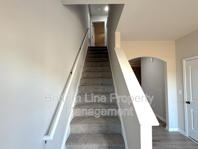 Photo - 8128 Stonemere Ln