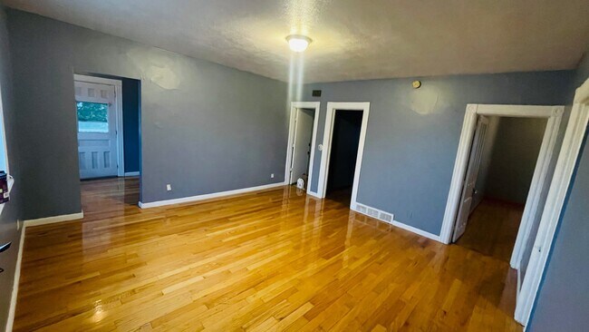 637 Rutger St Unit 2