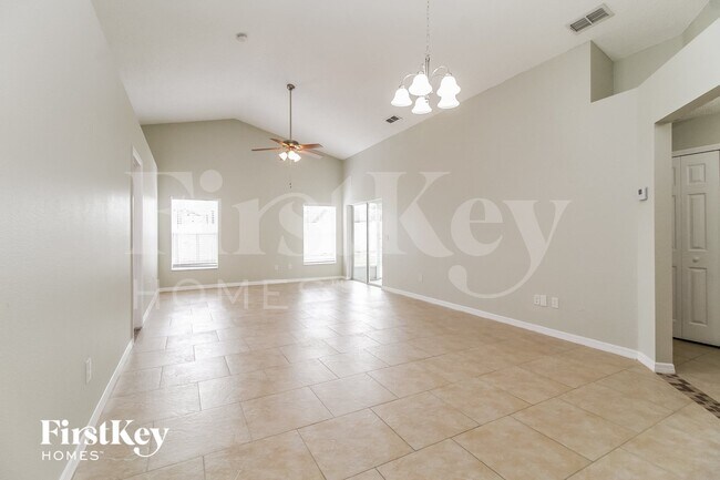 3619 Monument Dr