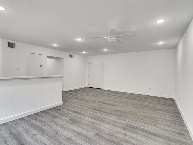 Photo - ? Spacious & Stylish 3-Bed Home – Garage Included! ?