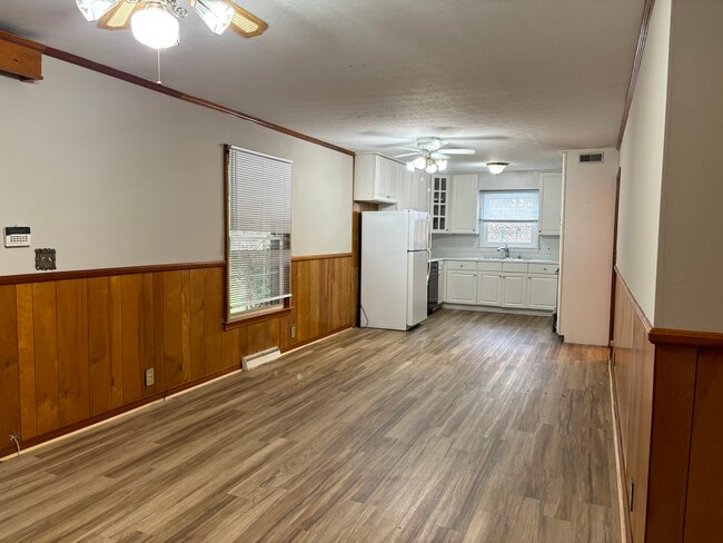 Photo - 333 E 14th St