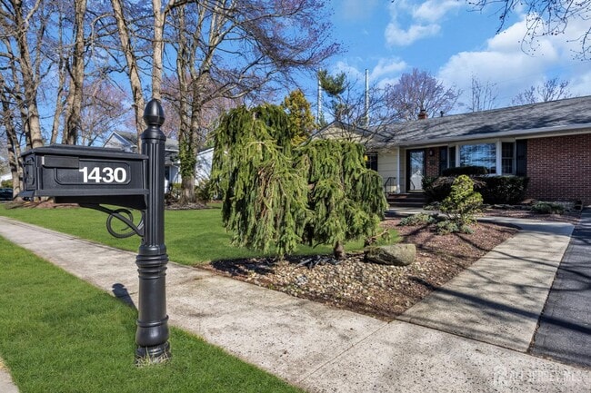 Photo - 1430 Kearney Dr