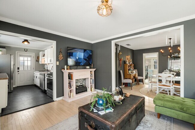 Photo - 18229 W Big Oaks Rd