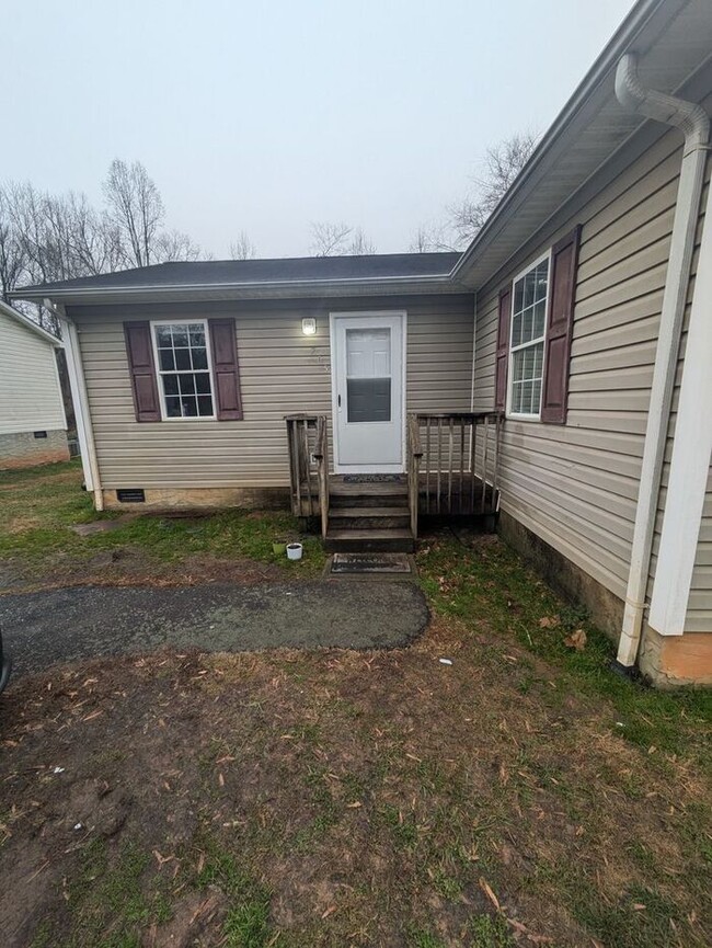 2BD/1BA Unit in Newton, NC - 2BD/1BA Unit in Newton, NC Casa Adosada