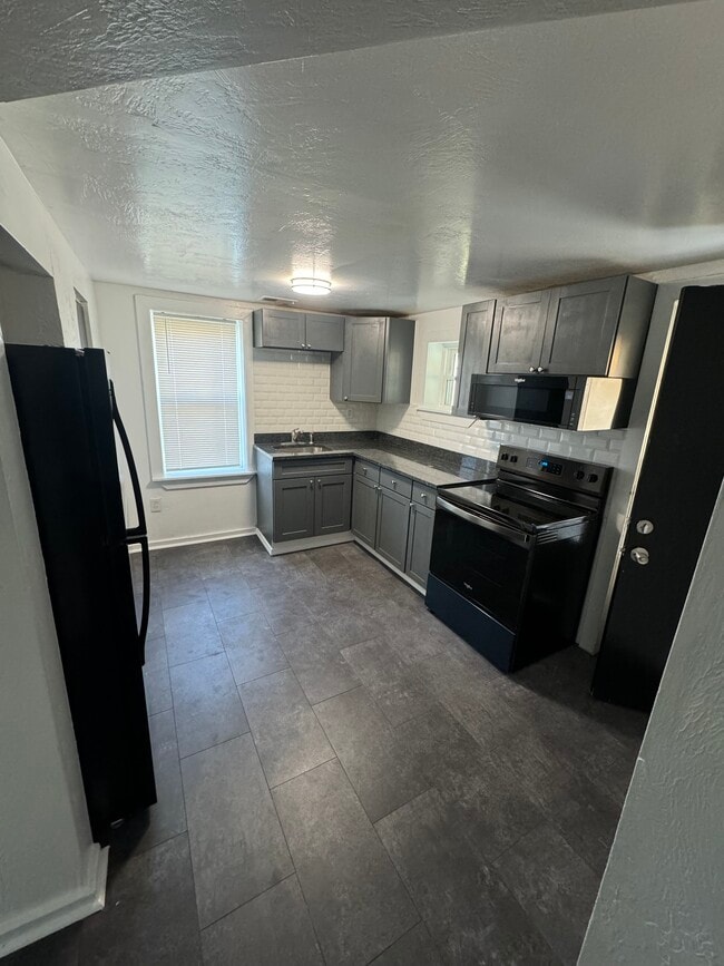 Photo - 1272 Union St Unit 1272 rear