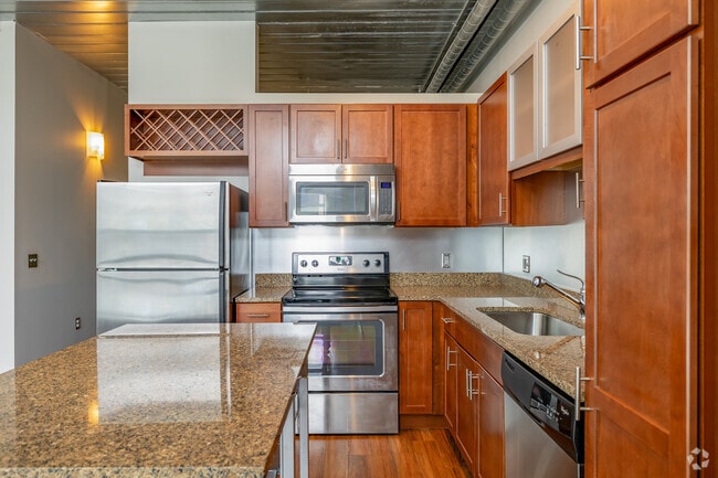 1BR, 1BA - 650SF - Kitchen