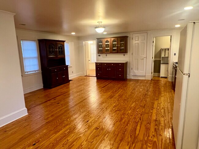 Photo - 50 S River St