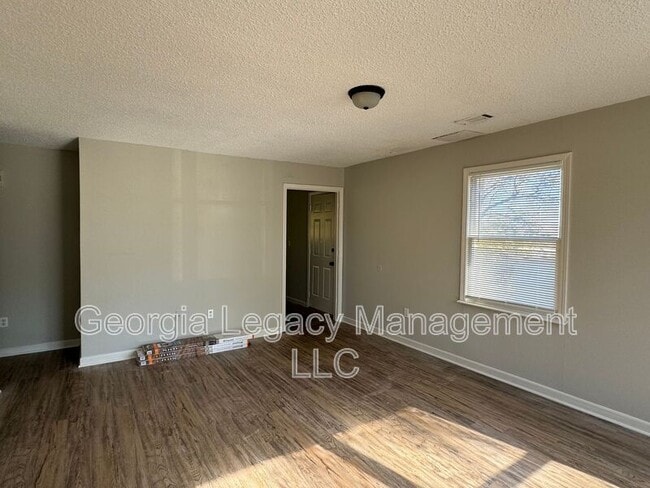 Photo - 724 Belmont St