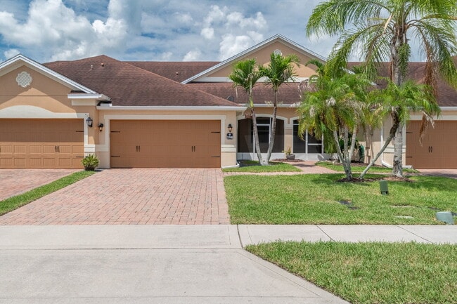 Building Photo - Beautiful 3/2 in desirable Stoneridge!