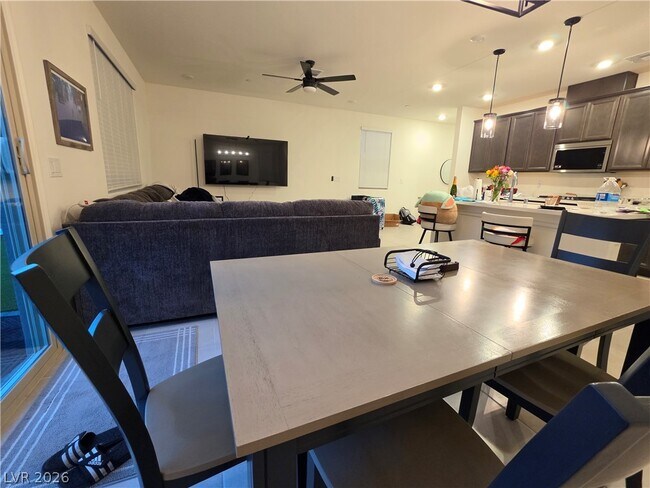 Photo - 1593 Crowned Eagle St