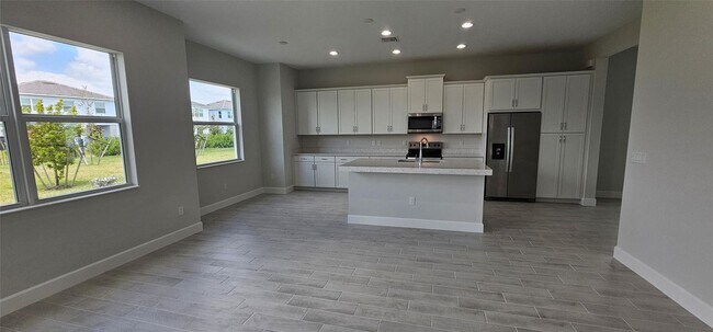 Photo - 5461 Empire Dr