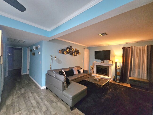 1701 E Katie Ave Unit 5