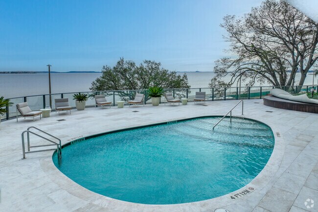 Piscina - Ritz Carlton Residences Tampa