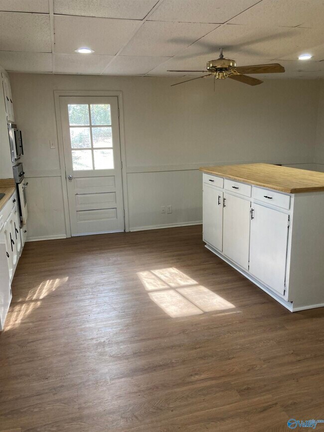 Photo - 3205 Hillandale Rd NW