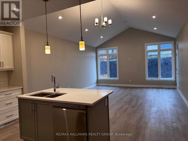 Photo - 1485 Flanders Rd