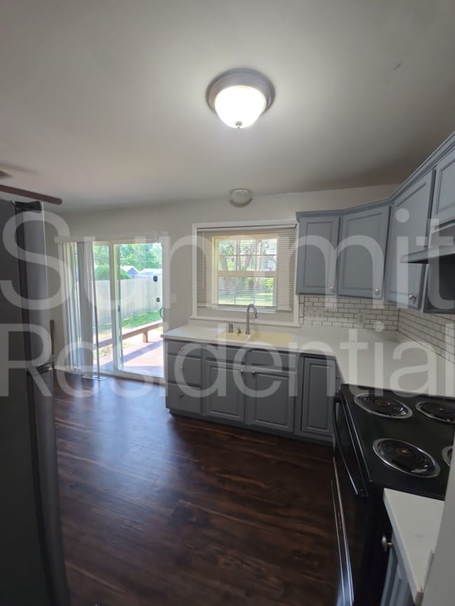 Photo - 8004 E 91 St
