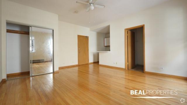 Building Photo - 0 bedroom in CHICAGO IL 60657 Unit 404 Rental