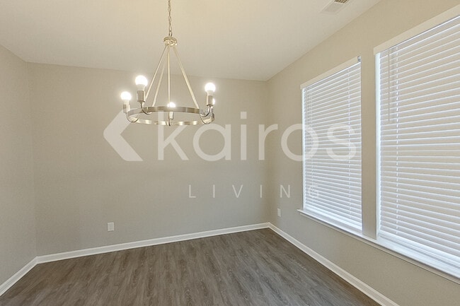 101 Silver Maple Ln