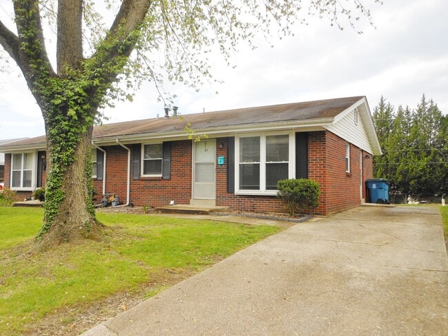 Building Photo - 29- 30 Manor Dr. Unit 30 Manor Dr.