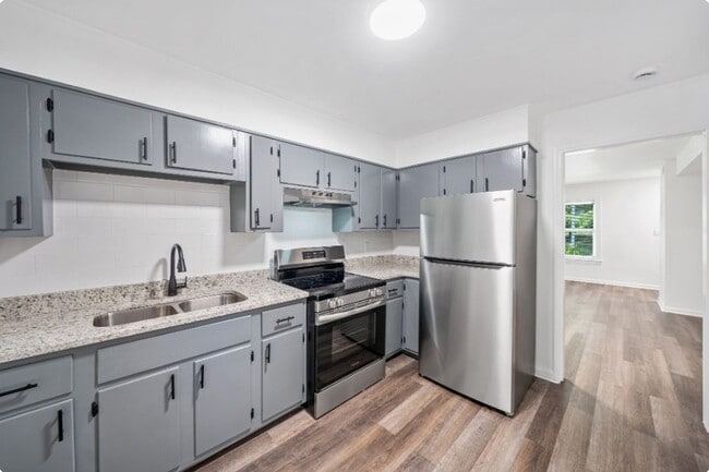 Building Photo - Henry at Harvard