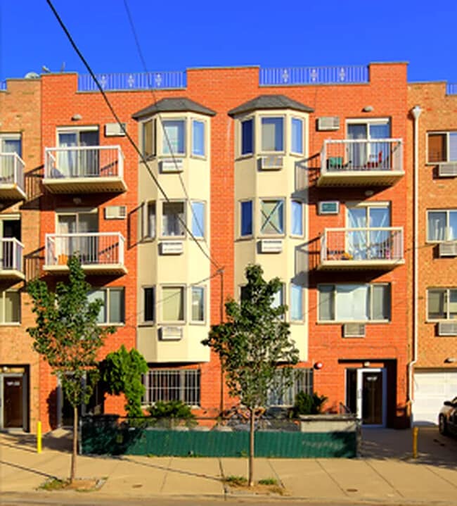 Photo - 141-33 Pershing Crescent