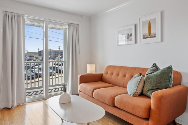 6 Ashworth Ave Unit 12