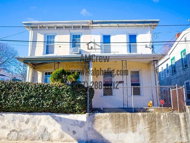 Building Photo - 403 E Ashmead St Rental