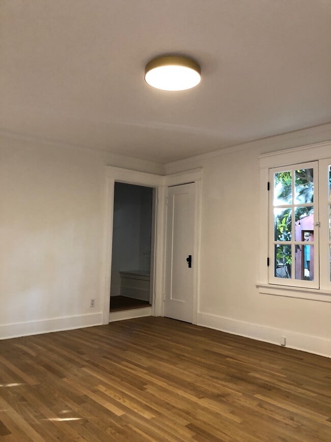 Photo - 2044 N Highland Ave Unit 7