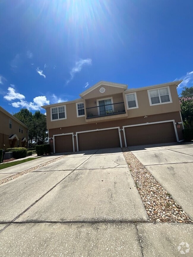 Building Photo - Two Story Town House