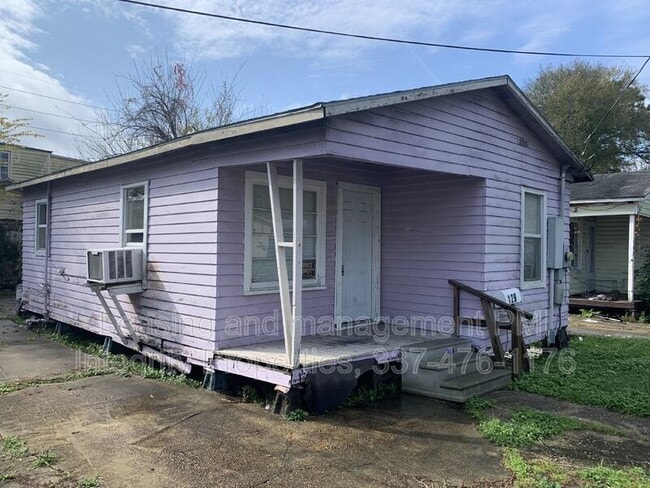 Photo - 129 Ambroise St