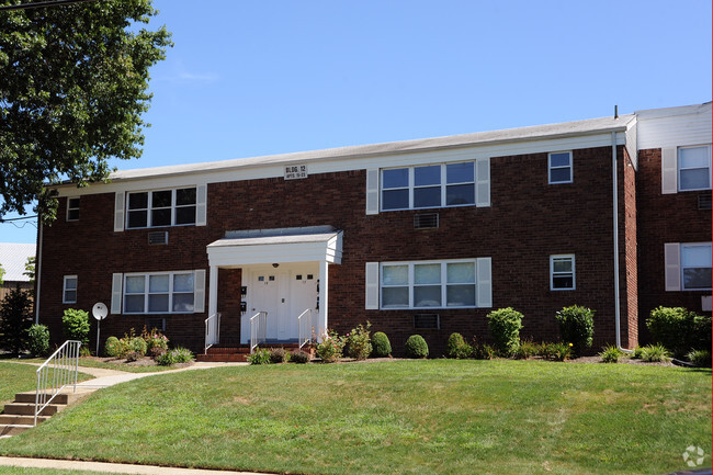 Building Photo - Taylor Gardens Rental