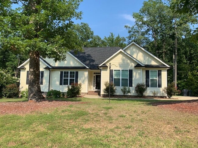 Adorable Ranch Home in a Great Neighborhood! - Adorable Ranch Home in a Great Neighborhood!