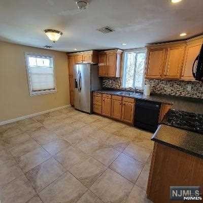 Photo - 12-14-14 1st St