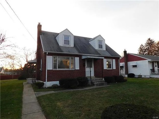 Building Photo - 921 Cambridge Ave Rental