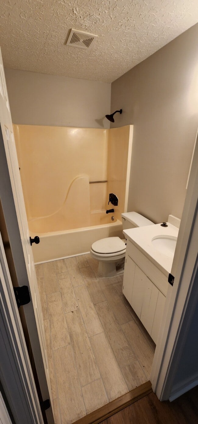 Photo - 104 Millwheel Ct