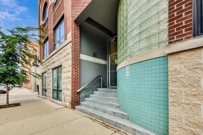 Photo - 2343 N Greenview Ave Unit 102