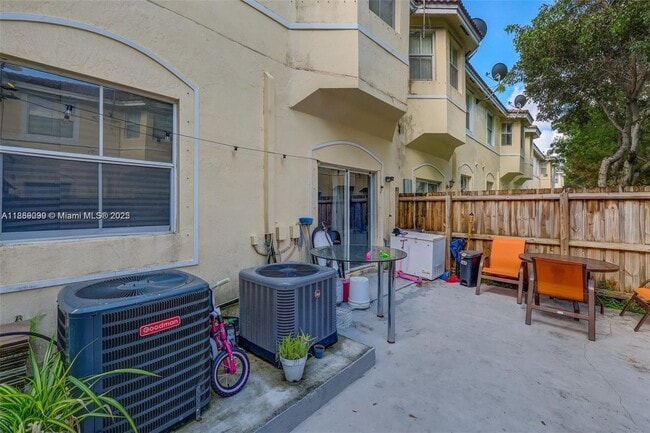 Photo - 1535 SE 26th St Unit 107