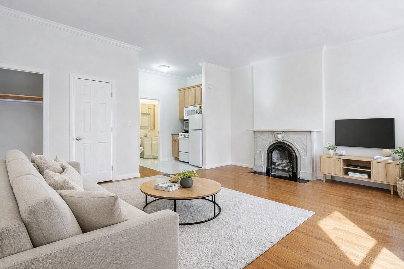 Photo - 69 W 55th St