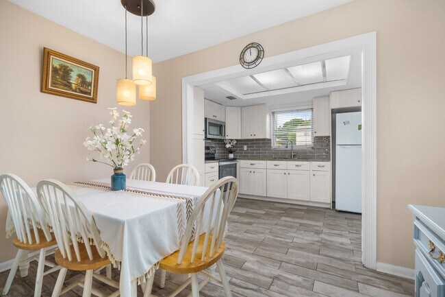 Photo - 410 NE 17th Ave Unit 101